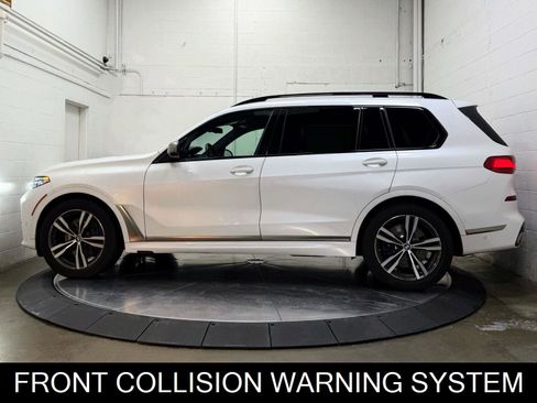 Used 2021 BMW X7 M50i w/ Dynamic Handling Package image 5