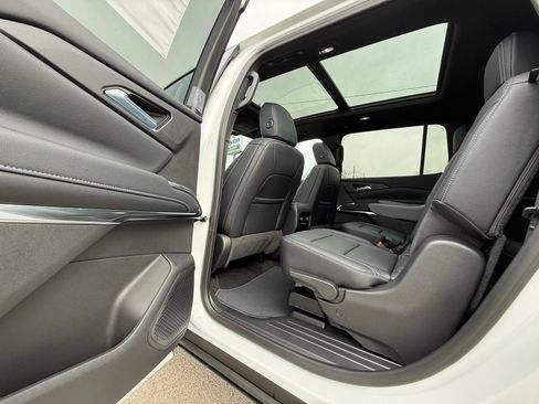 New 2026 Chevrolet Traverse LT image 16
