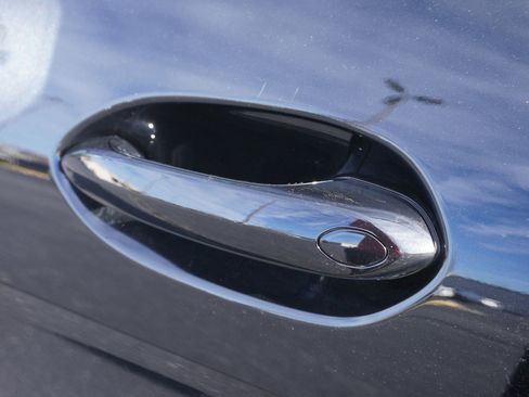 Used 2025 BMW M235i xDrive w/ M Performance Package image 32