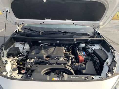 Used 2020 Toyota RAV4 XLE image 17