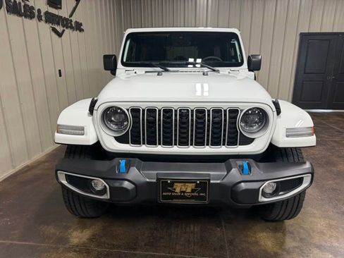 Used 2024 Jeep Wrangler Unlimited Sahara w/ Technology Group AWD/4WD image 8
