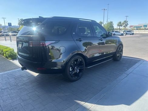 Used 2025 Land Rover Discovery Dynamic SE image 5