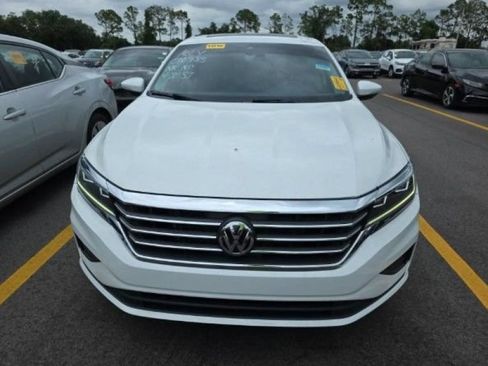 Used 2021 Volkswagen Passat 2.0T SE FWD image 8