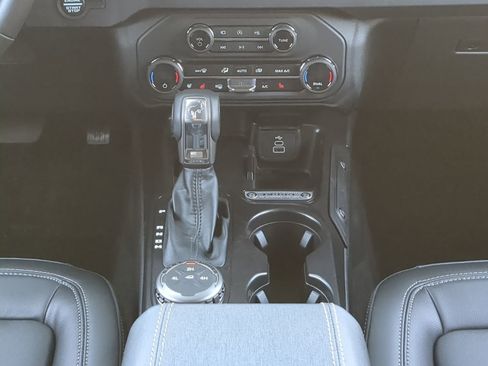 New 2026 Ford Bronco Outer Banks image 17