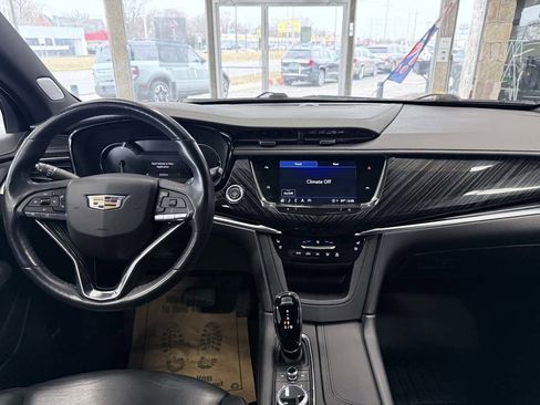 Used 2023 Cadillac XT6 Premium Luxury image 45