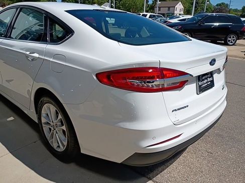 Used 2020 Ford Fusion SE FWD image 5