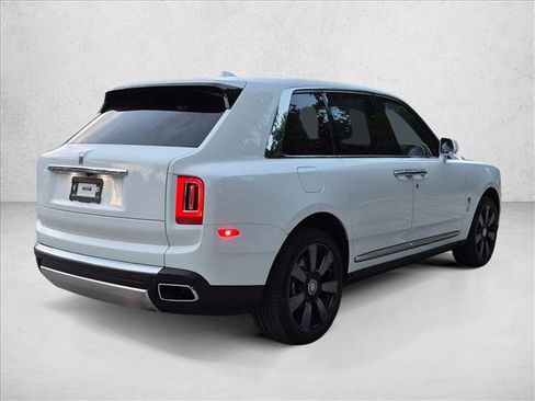 Used 2022 Rolls-Royce Cullinan AWD/4WD image 5