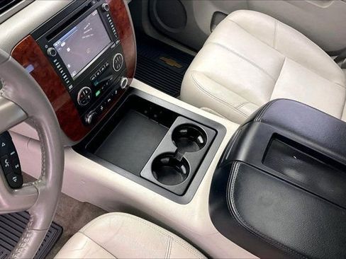 Used 2013 Chevrolet Avalanche LT AWD/4WD image 16