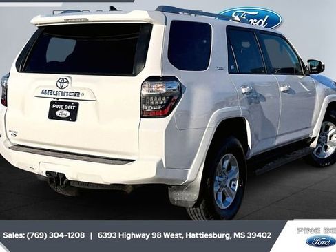 Used 2016 Toyota 4Runner SR5 image 11