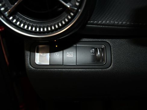 Used 2026 Chevrolet Equinox LT FWD image 9