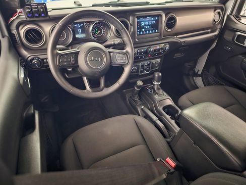 Used 2022 Jeep Gladiator Sport AWD/4WD image 6