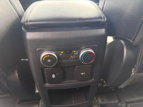 Used 2021 Ford Explorer XLT w/ Equipment Group 202A AWD/4WD image 16