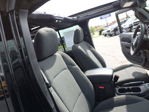 Used 2024 Jeep Wrangler Unlimited Sport AWD/4WD image 41