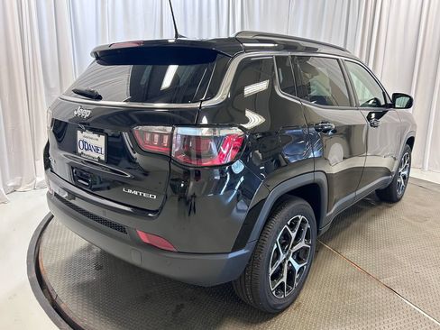 Used 2025 Jeep Compass Limited AWD/4WD image 29
