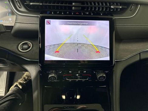 Used 2023 Jeep Grand Cherokee Overland image 22