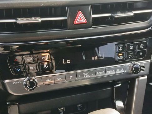 Certified 2025 Kia Seltos S image 19