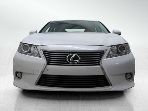 Used 2014 Lexus ES 350 w/ Luxury Package image 2