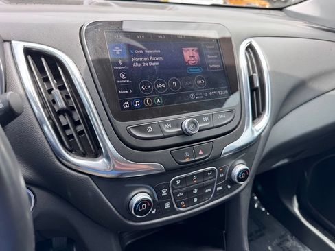 Used 2022 Chevrolet Equinox LT FWD image 19