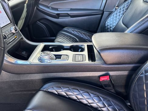 Used 2024 Ford Edge Titanium AWD/4WD image 20