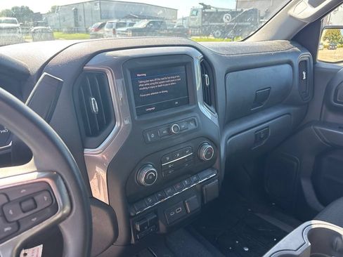 Used 2022 Chevrolet Silverado 1500 Custom Trail Boss w/ Safety Confidence Package AWD/4WD image 5