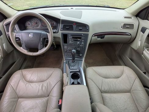 Used 2004 Volvo XC70 image 24