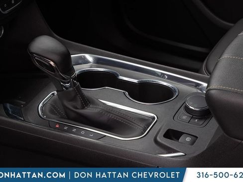 Used 2023 Chevrolet Traverse LT FWD image 10
