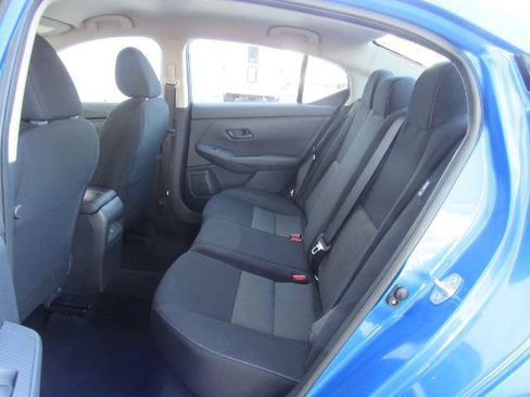 Used 2025 Nissan Sentra SV image 18