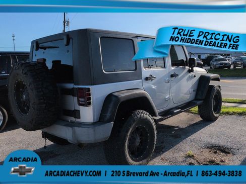 Used 2007 Jeep Wrangler Unlimited Sahara RWD image 3