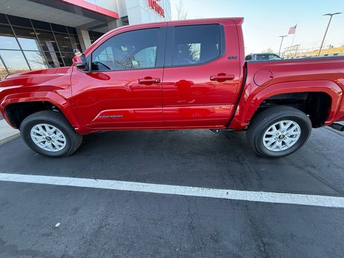 Used 2026 Toyota Tacoma SR5 w/ SR5 Upgrade Package image 9