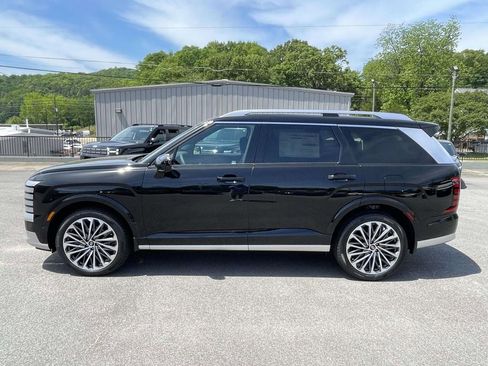 New 2026 Hyundai Palisade Calligraphy FWD image 2