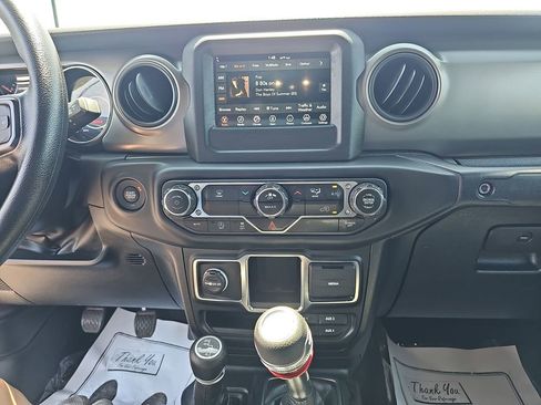 Used 2022 Jeep Gladiator Sport AWD/4WD image 24