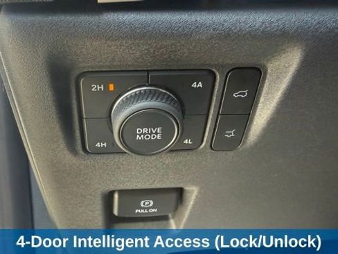 Used 2025 Ford Expedition Active AWD/4WD image 14