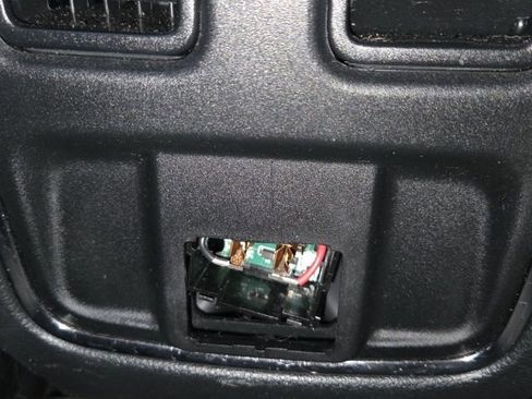 Used 2018 Jeep Grand Cherokee Altitude image 23