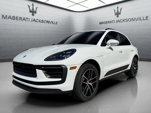 Used 2024 Porsche Macan AWD/4WD image 9