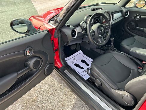 Used 2013 MINI Cooper Convertible image 10