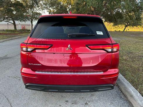 Used 2022 Mitsubishi Outlander ES image 4