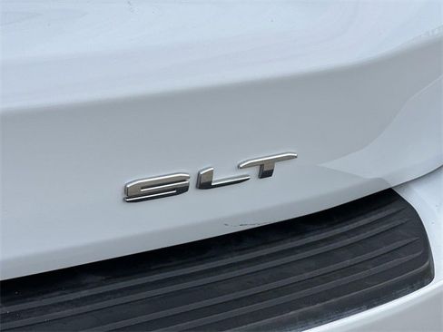 Used 2024 GMC Yukon SLT image 31