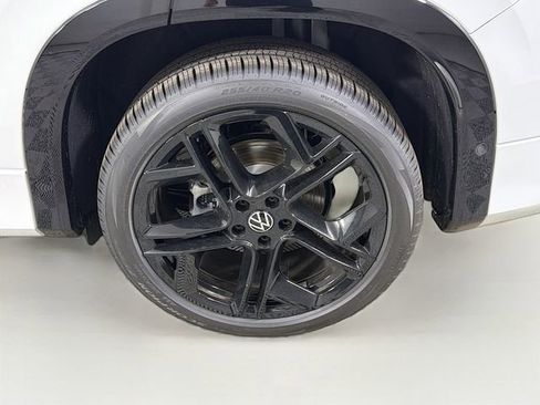 New 2026 Volkswagen Tiguan SE R-Line FWD image 31