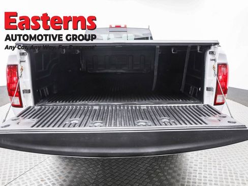 Used 2020 RAM 1500 Classic SLT image 9