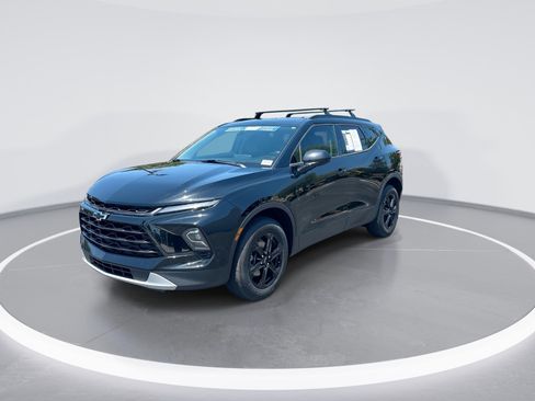Used 2023 Chevrolet Blazer LT w/ Convenience Package FWD image 5