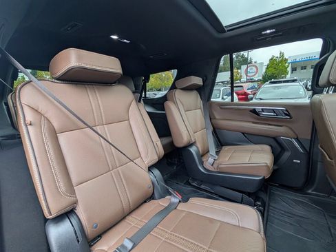 Used 2025 Chevrolet Tahoe High Country w/ Sun And Tow Package AWD/4WD image 32