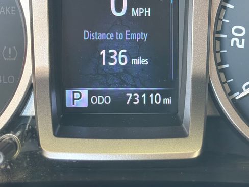 Used 2020 Toyota Tacoma SR5 AWD/4WD image 23