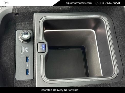 Used 2020 Land Rover Range Rover Sport SVR image 39