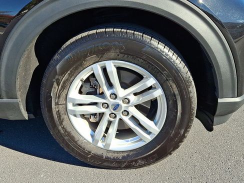 Used 2021 Ford Explorer XLT image 8