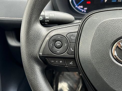 Used 2025 Toyota RAV4 XLE AWD/4WD image 30