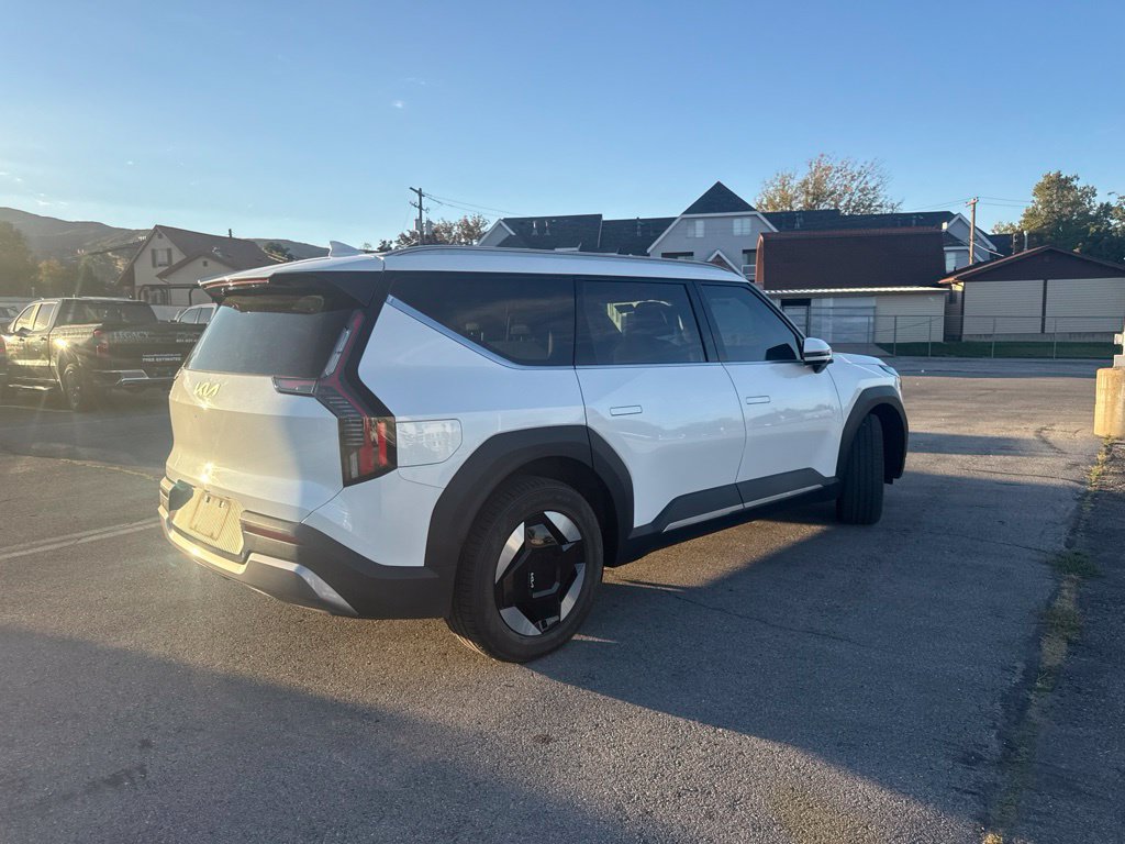 Used 2024 Kia EV9 Wind AWD/4WD image 5