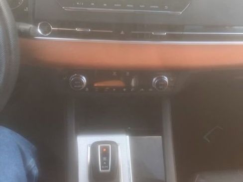 Used 2023 Mitsubishi Outlander SEL image 6