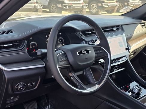 New 2026 Jeep Grand Cherokee Limited AWD/4WD image 7
