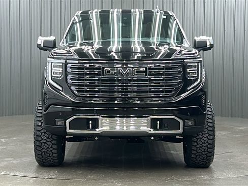 Used 2025 GMC Sierra 1500 Denali Ultimate image 8