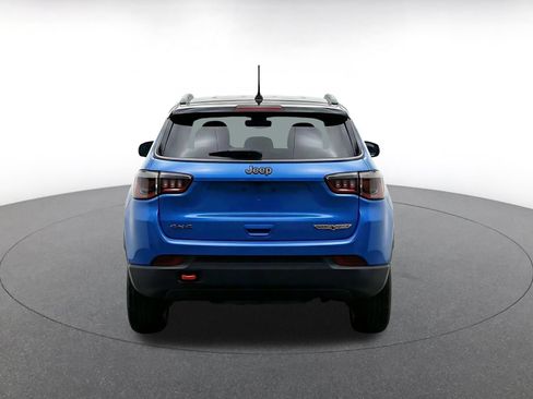 Used 2025 Jeep Compass Trailhawk AWD/4WD image 8